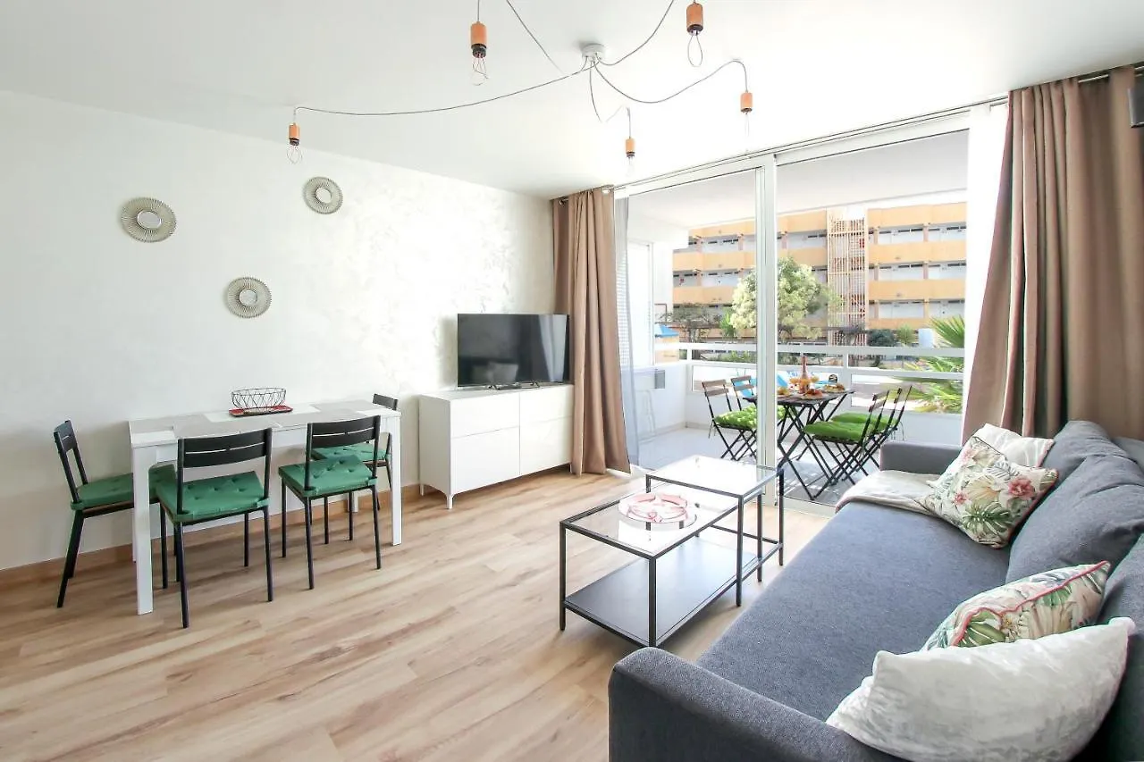 Royal Apartment Las Americas Near The Beach Playa Feñabe 0*,  Espanha
